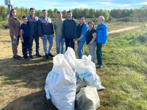 В рамках ежегодной экологической акции «Вода России» проведена уборка территории карьер «Маяковского»